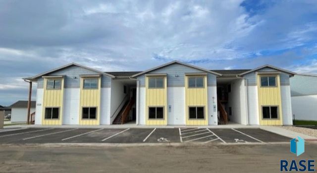 9308 W 32nd St Street 4, Sioux Falls, SD 57106