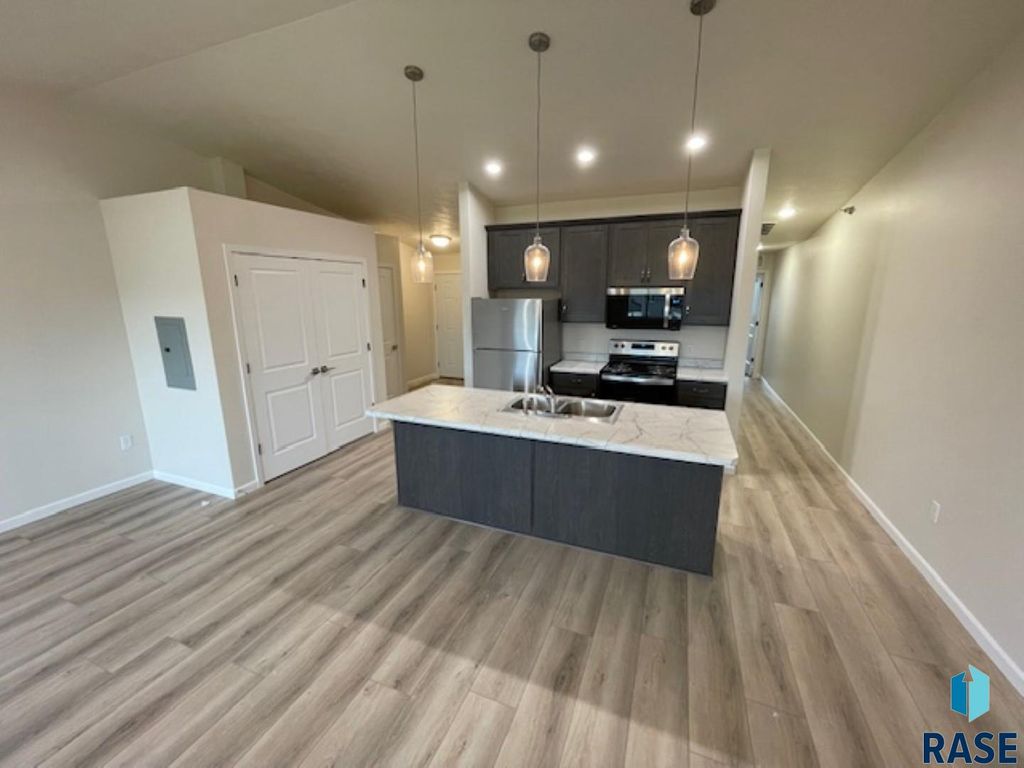 9308 W 32nd St Street 4, Sioux Falls, SD 57106