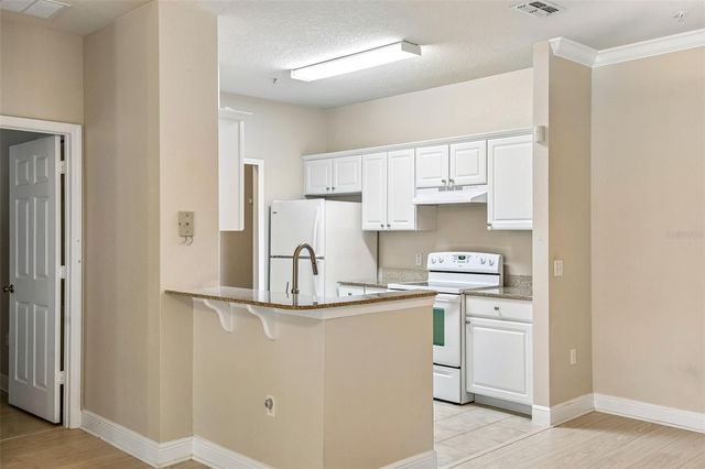405 SOUTHERN PECAN CIRCLE 108, Winter Garden, FL 34787