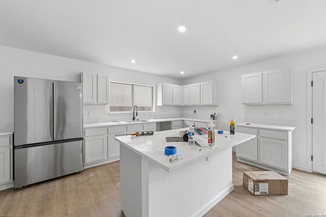 9202 AMBER RDG, San Antonio, TX 78250