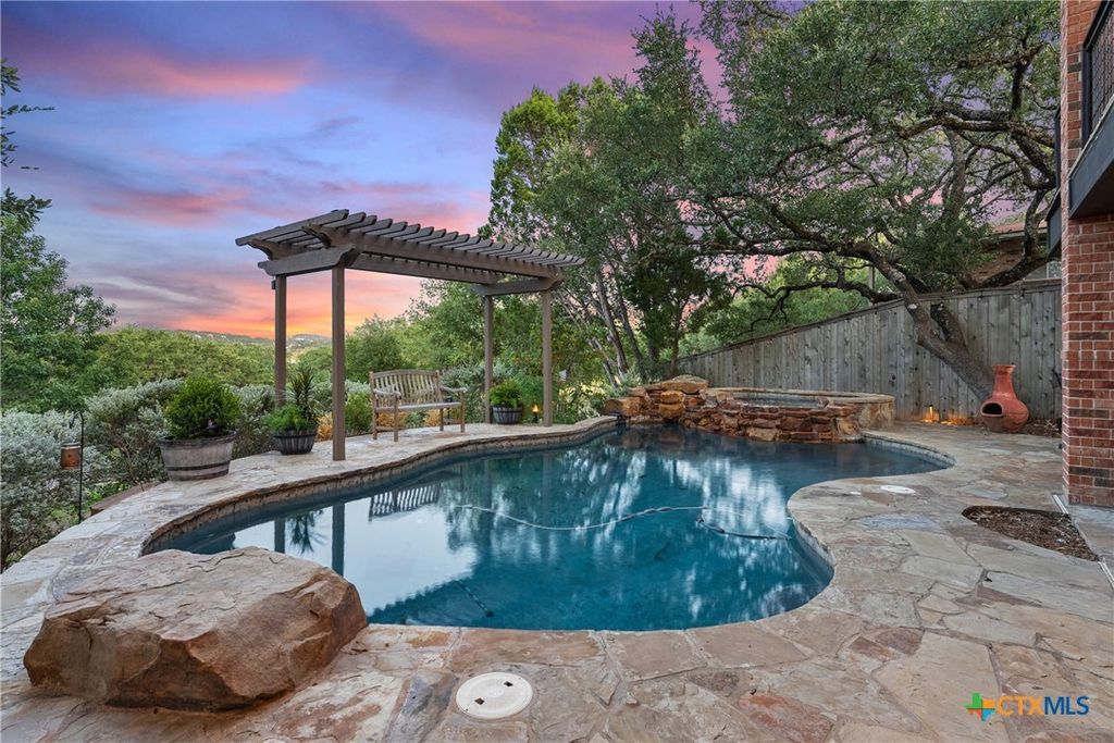 259 Oak Hideaway Drive, Canyon Lake, TX 78133