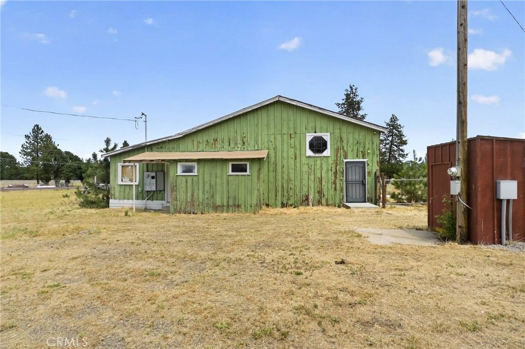 Image 11 of property listing at 5331 Easy St, Yreka, CA 96097