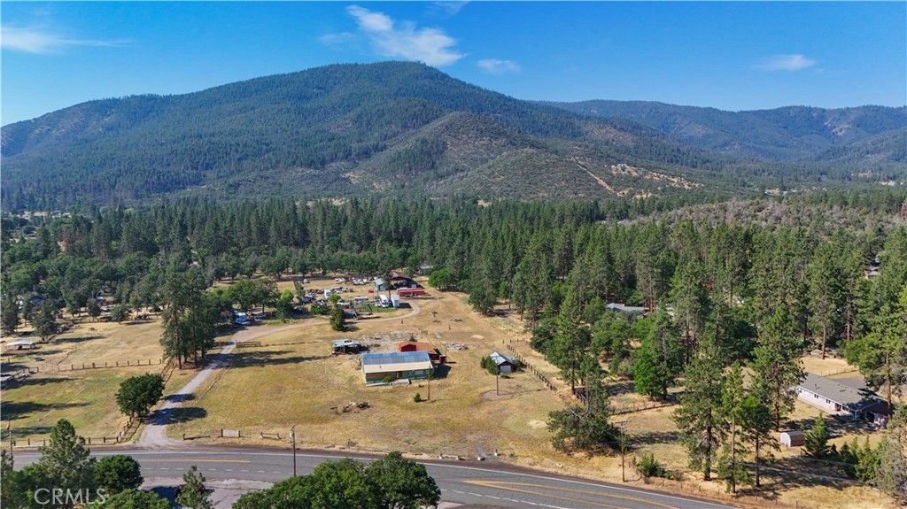 Image 34 of property listing at 5331 Easy St, Yreka, CA 96097