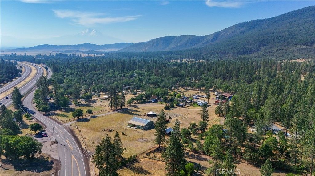 Image 35 of property listing at 5331 Easy St, Yreka, CA 96097