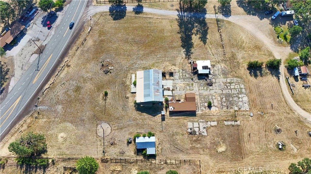 Image 36 of property listing at 5331 Easy St, Yreka, CA 96097
