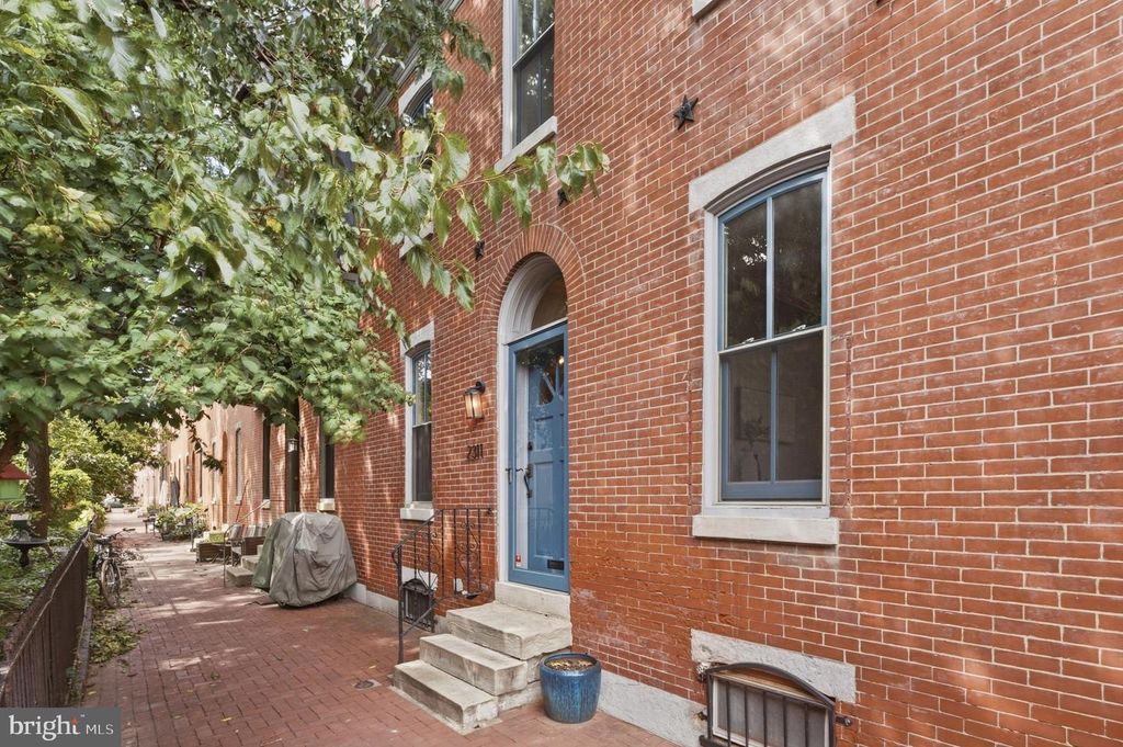 2311 MADISON SQ, Philadelphia, PA 19146 — photo 2