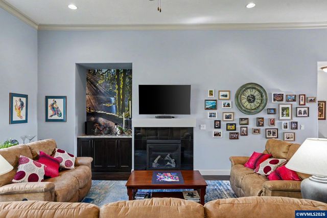 839 Sun Valley Av, Silverton, OR 97381