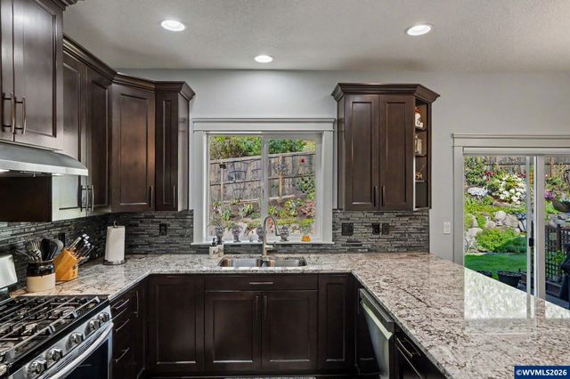 839 Sun Valley Av, Silverton, OR 97381