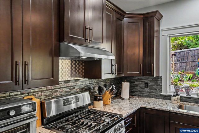 839 Sun Valley Av, Silverton, OR 97381