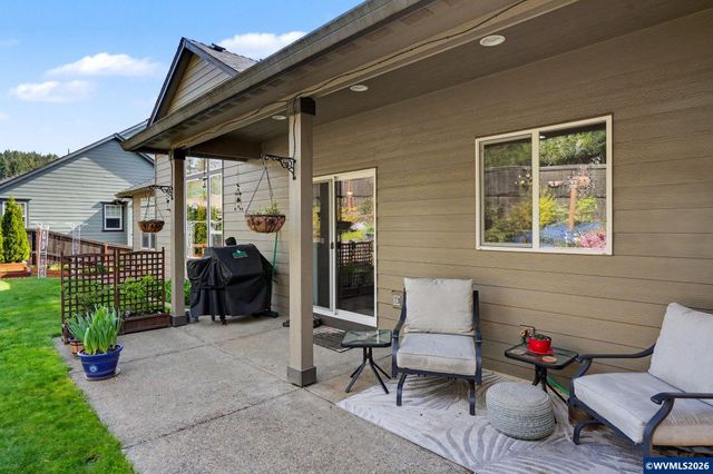 839 Sun Valley Av, Silverton, OR 97381