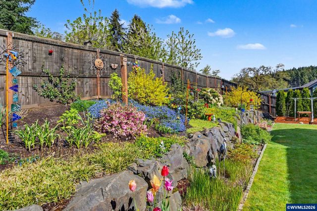839 Sun Valley Av, Silverton, OR 97381