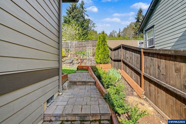839 Sun Valley Av, Silverton, OR 97381