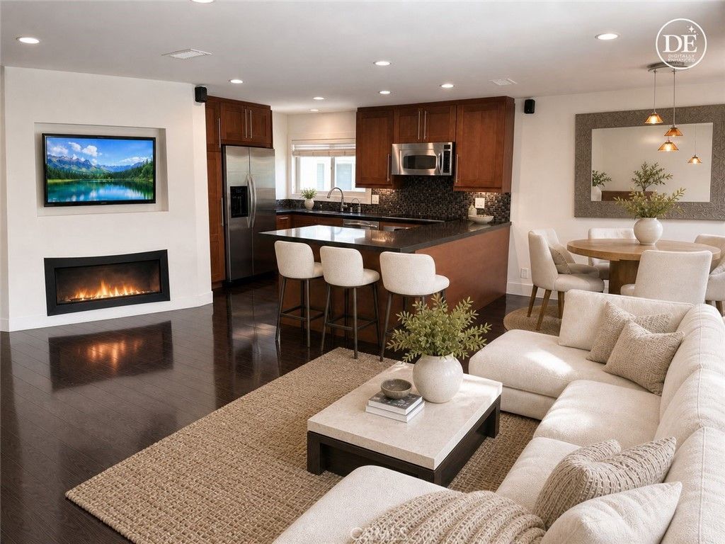 Image 7 of property listing at 4636 Park Granada 159, Calabasas, CA 91302