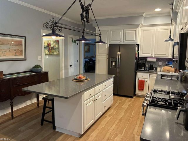 416 Brougham CT, Chesapeake, VA 23322
