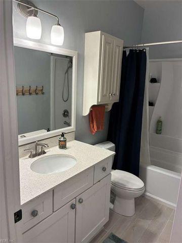 416 Brougham CT, Chesapeake, VA 23322