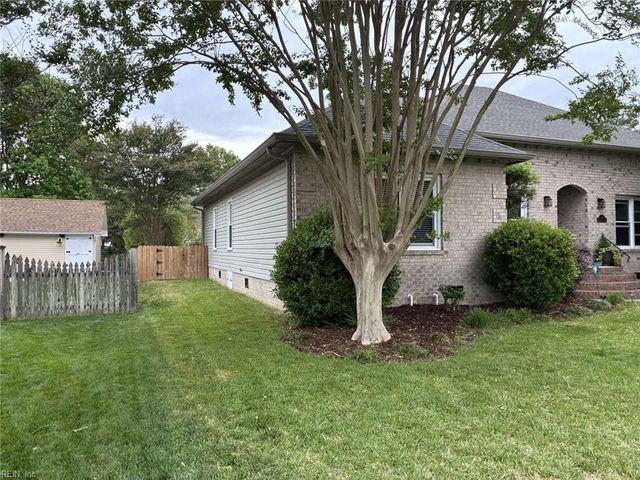 416 Brougham CT, Chesapeake, VA 23322