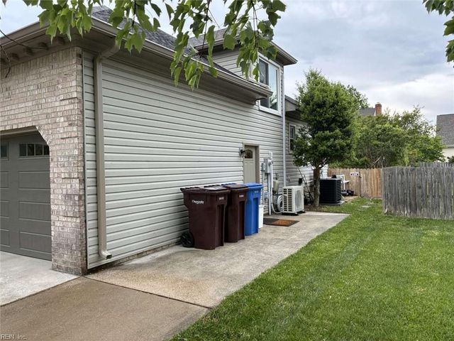 416 Brougham CT, Chesapeake, VA 23322
