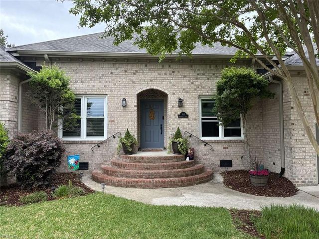 416 Brougham CT, Chesapeake, VA 23322