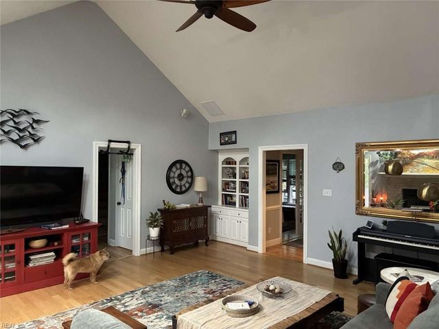 416 Brougham CT, Chesapeake, VA 23322