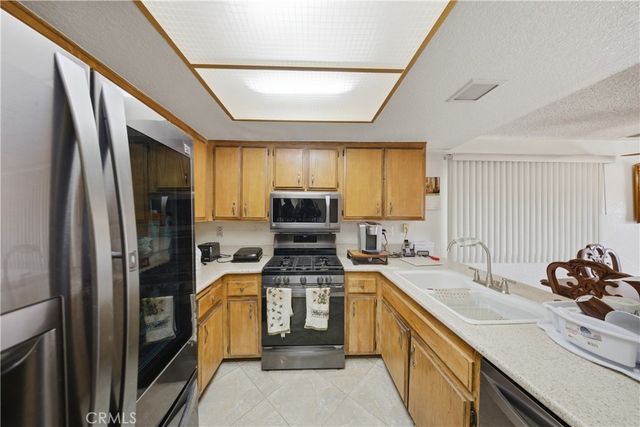 1149 N Birch, Rialto, CA 92376