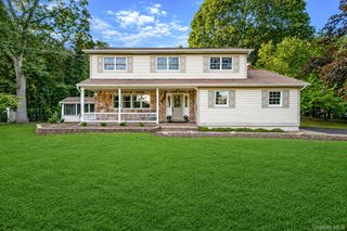 93 N Country Road, Shoreham, NY 11786