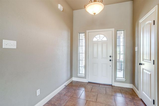 140 Champion Court, Weatherford, TX 76087