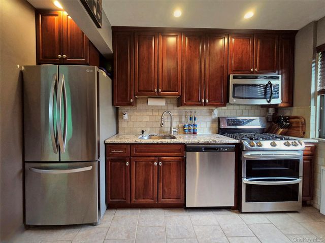 155-29 81st Street 32, Howard Beach, NY 11414