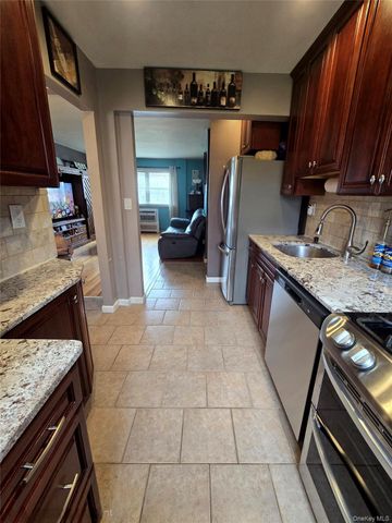 155-29 81st Street 32, Howard Beach, NY 11414