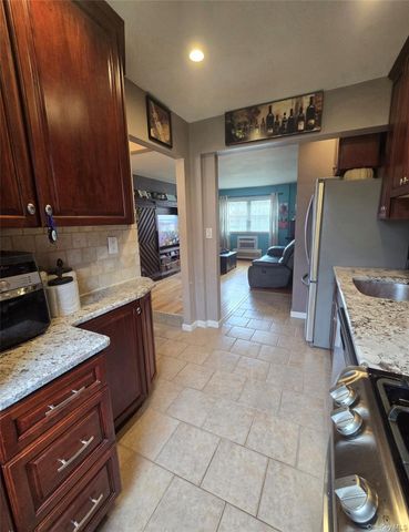 155-29 81st Street 32, Howard Beach, NY 11414