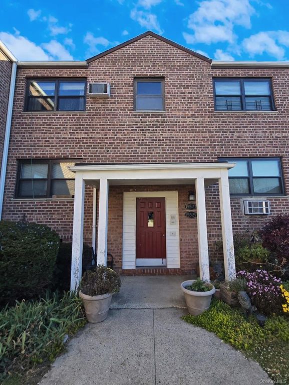 155-29 81st Street 32, Howard Beach, NY 11414