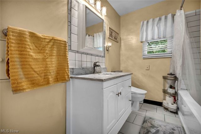 4933 Nan Linn Drive, Richmond Heights, OH 44143