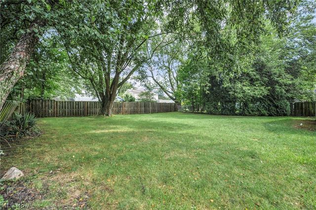 4933 Nan Linn Drive, Richmond Heights, OH 44143