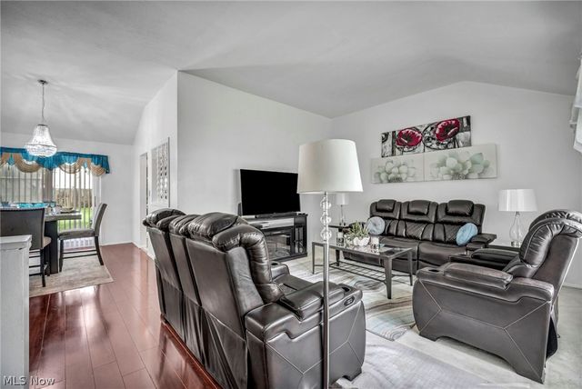 4933 Nan Linn Drive, Richmond Heights, OH 44143