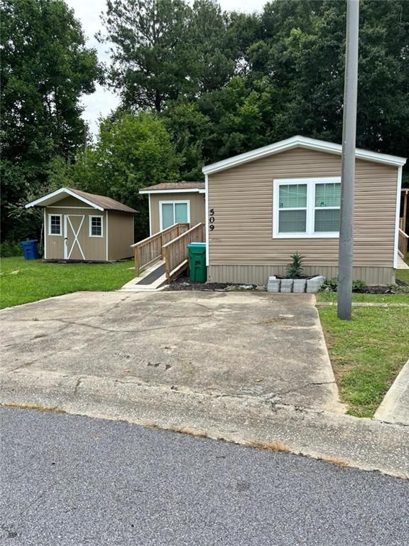 509 Emory Lane, Loganville, GA 30052