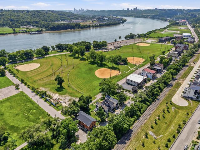 3212 Walworth Avenue, Cincinnati, OH 45226