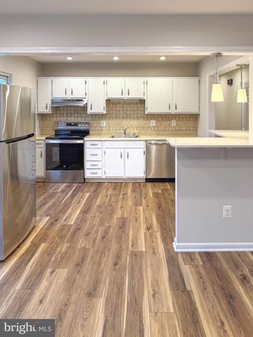 9212 LANDGREEN ST, Manassas, VA 20110