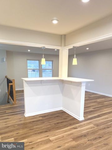 9212 LANDGREEN ST, Manassas, VA 20110