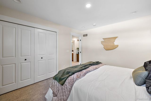 29096 Myles Andrew Drive, Lyon Charter Township, MI 48178