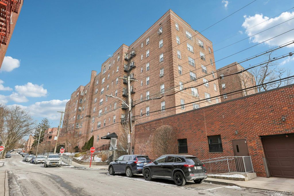 1 Bronxville Road 3S, Bronxville, NY 10708