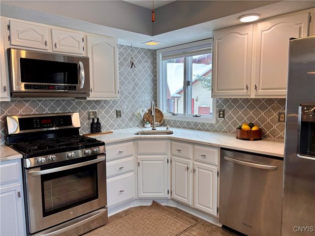 9111 Birch Circle, Marcy, NY 13403