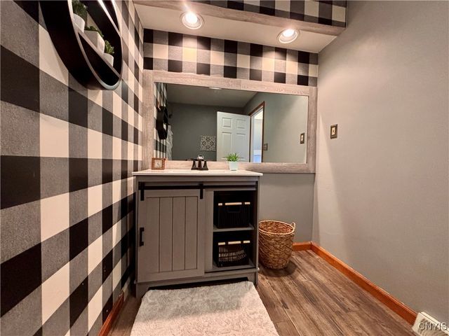 9111 Birch Circle, Marcy, NY 13403