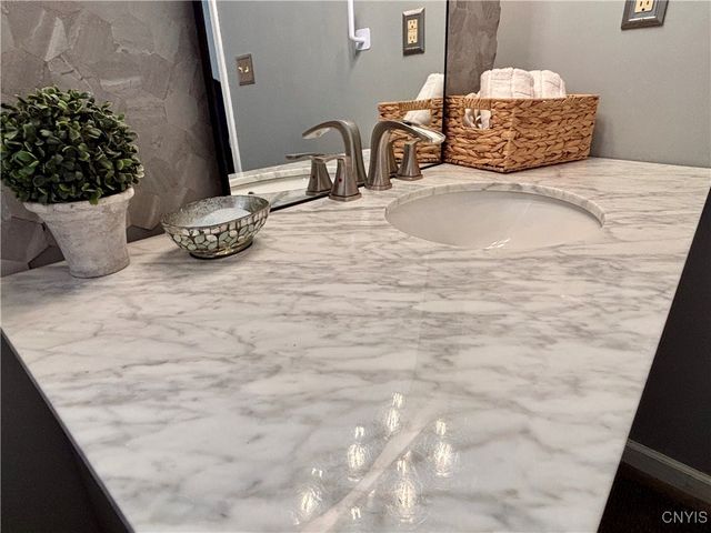 9111 Birch Circle, Marcy, NY 13403