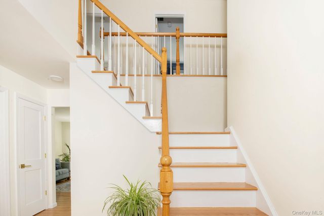 18 Barrett Place, Beacon, NY 12508