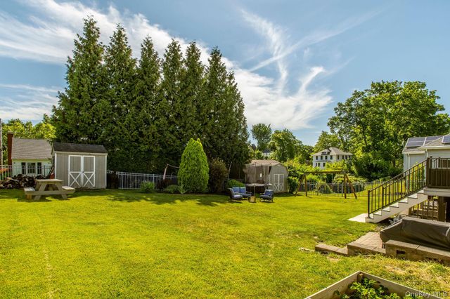 18 Barrett Place, Beacon, NY 12508
