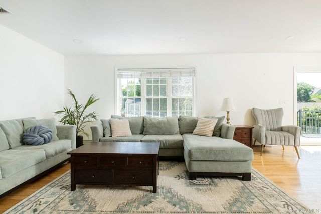 18 Barrett Place, Beacon, NY 12508