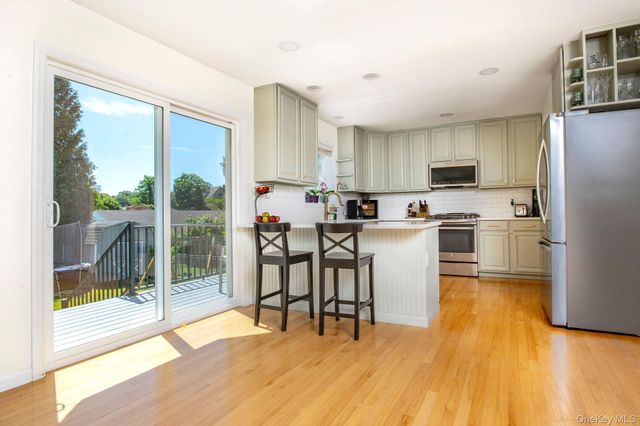 18 Barrett Place, Beacon, NY 12508