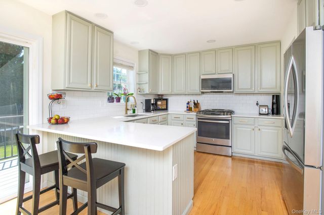 18 Barrett Place, Beacon, NY 12508