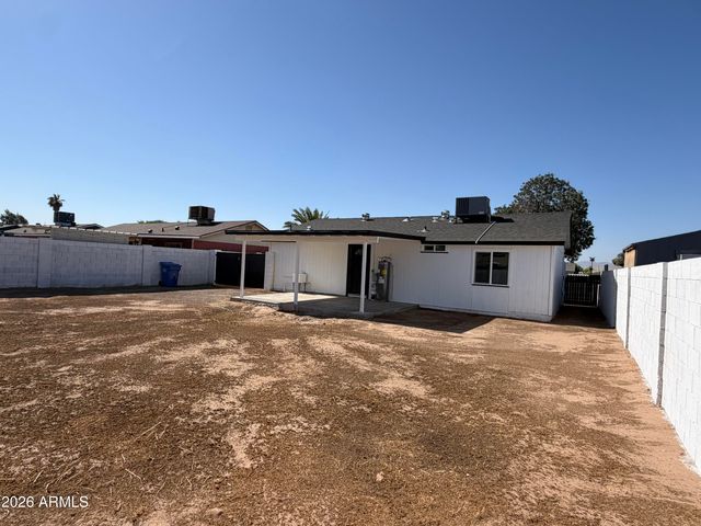 7426 W HOLLY Street, Phoenix, AZ 85035