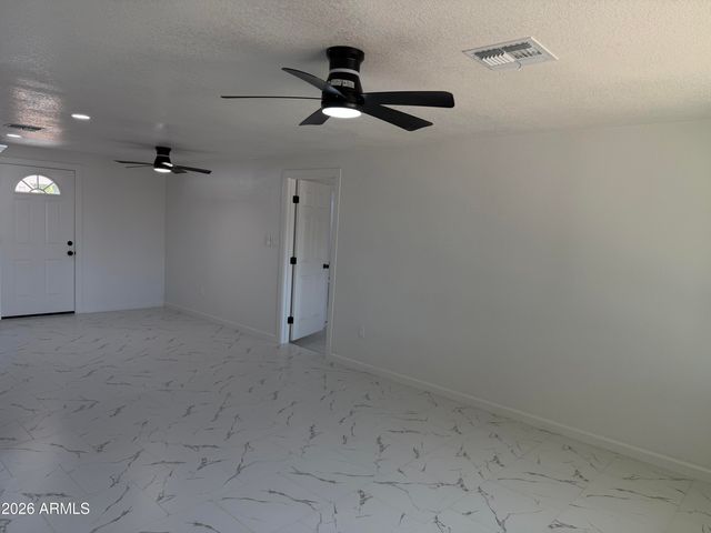 7426 W HOLLY Street, Phoenix, AZ 85035