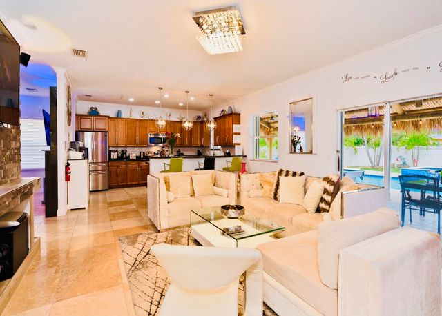 420 SW 1st Avenue, Boynton Beach, FL 33435